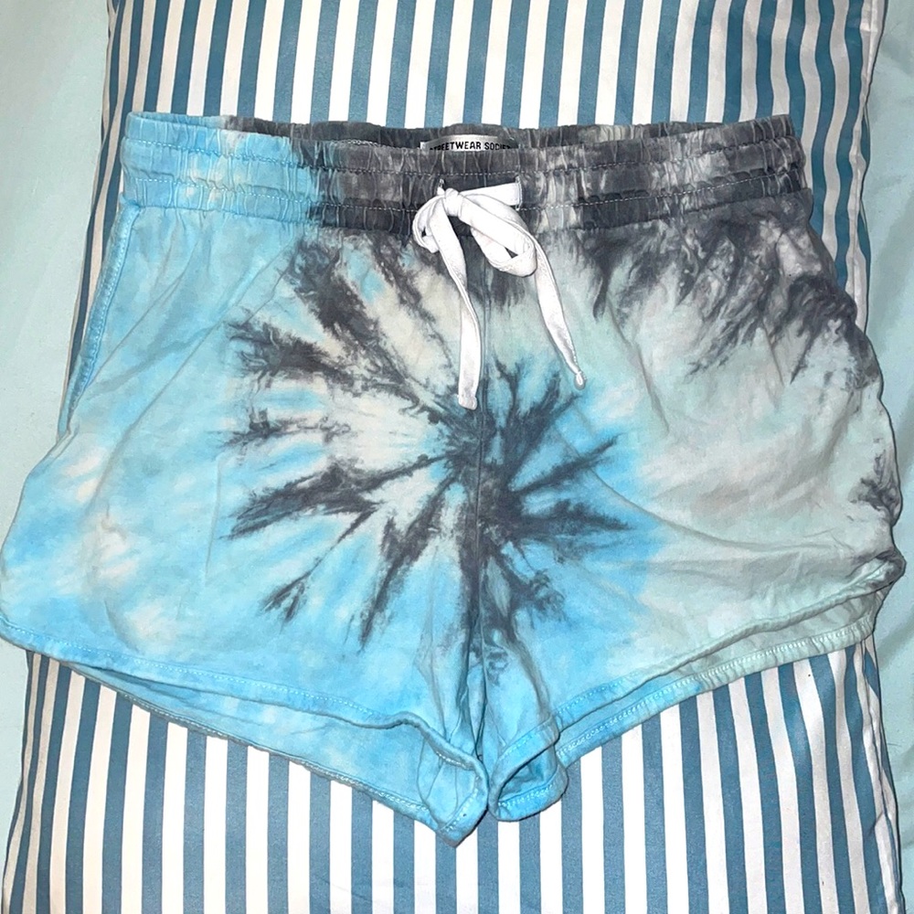 Streetwear Society Size M Shorts